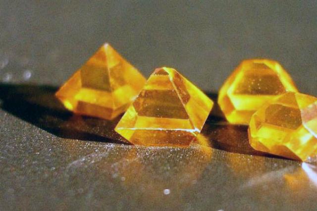 Что такое искусственные алмазы и насколько они ценны: выращивание, история, применение Искусственный камень алмаз