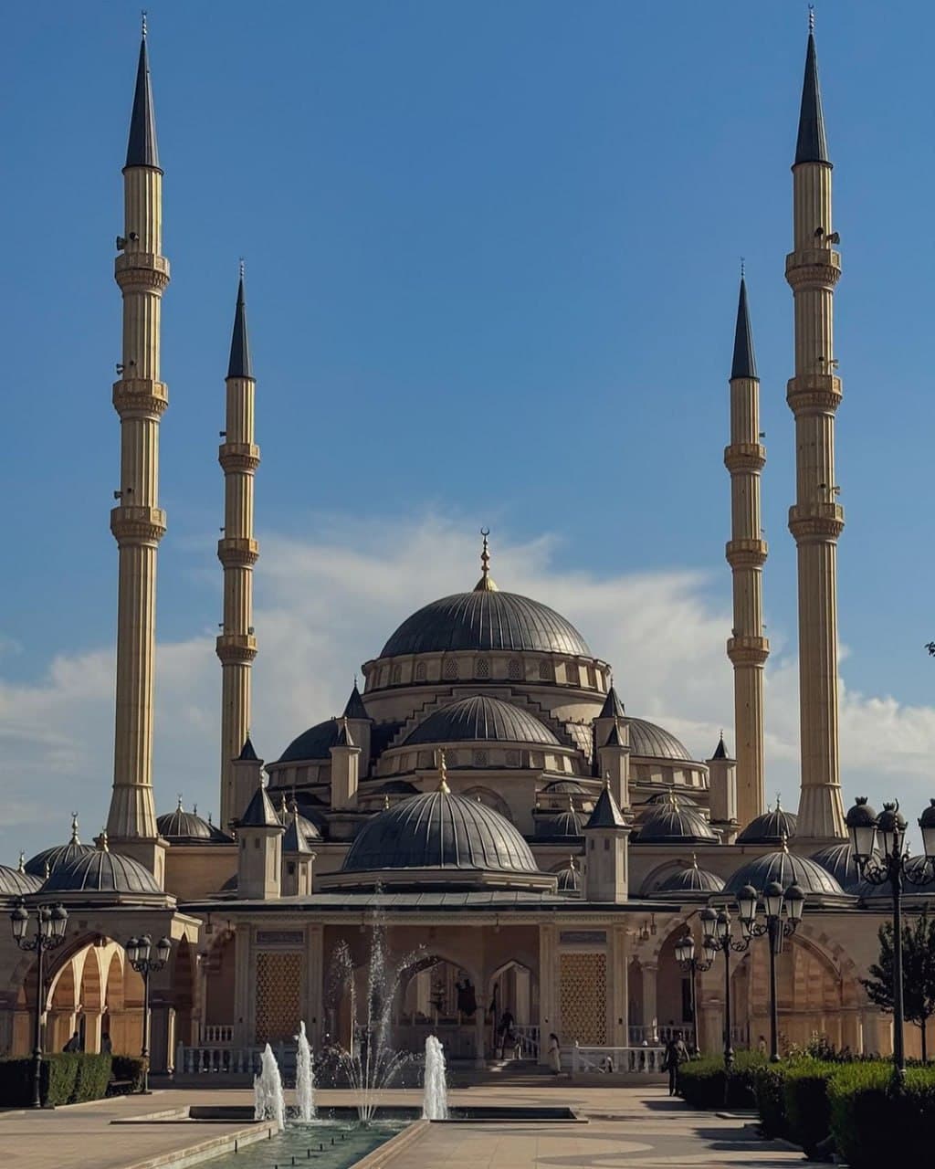 Центральная мечеть Сердце Чечни имени Ахмата Кадырова (Чеченская Республика). Автор: _lidia_konovalenko_, фото 4