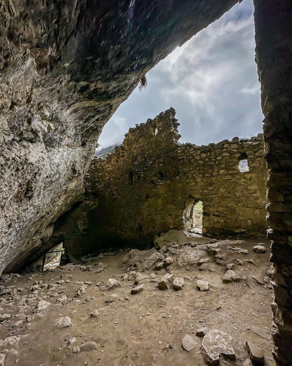 Дзивгисская крепость (Республика Северная Осетия Алания). Автор: olegolshev, фото 1